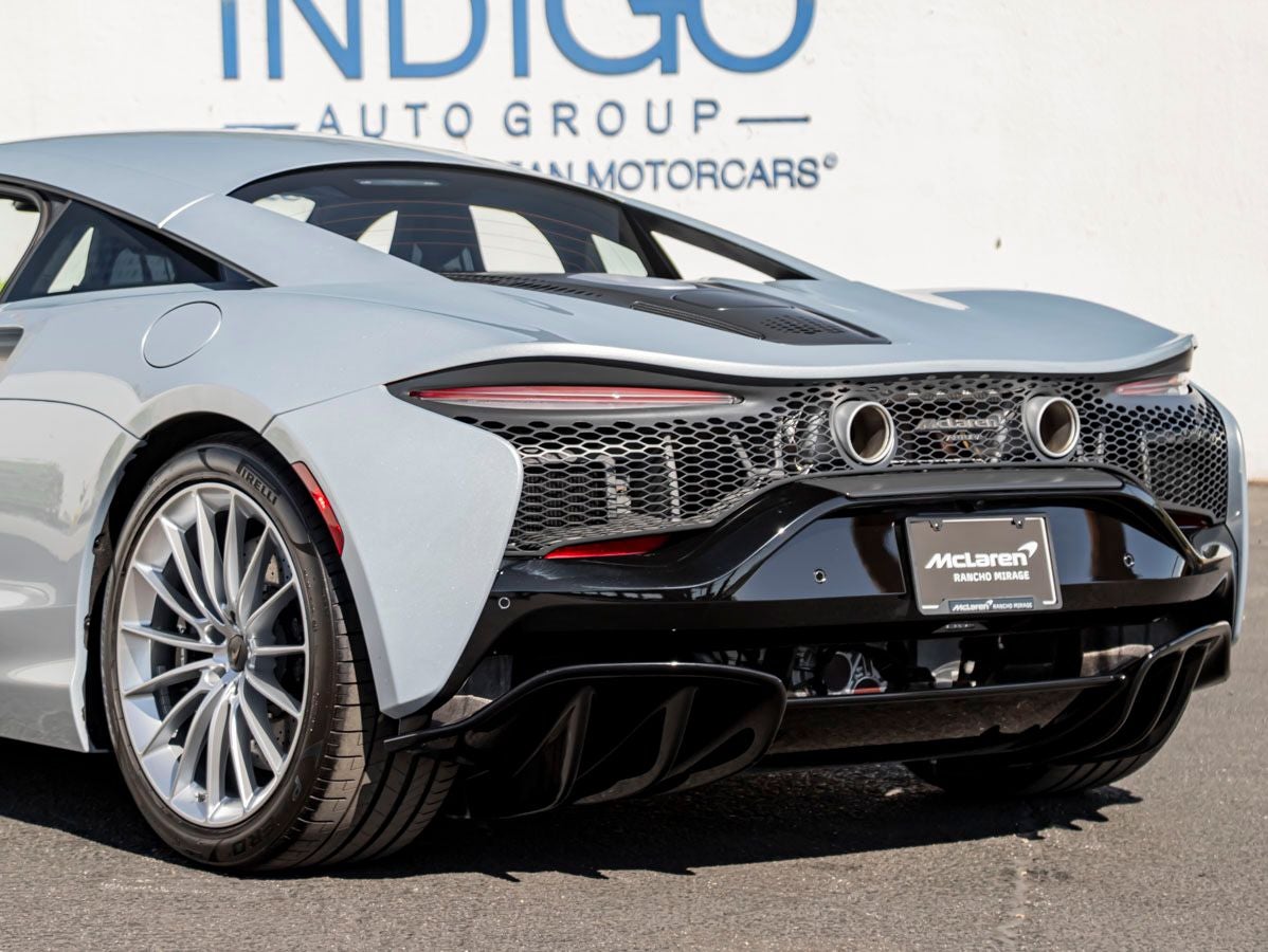 2025 McLaren Artura Base