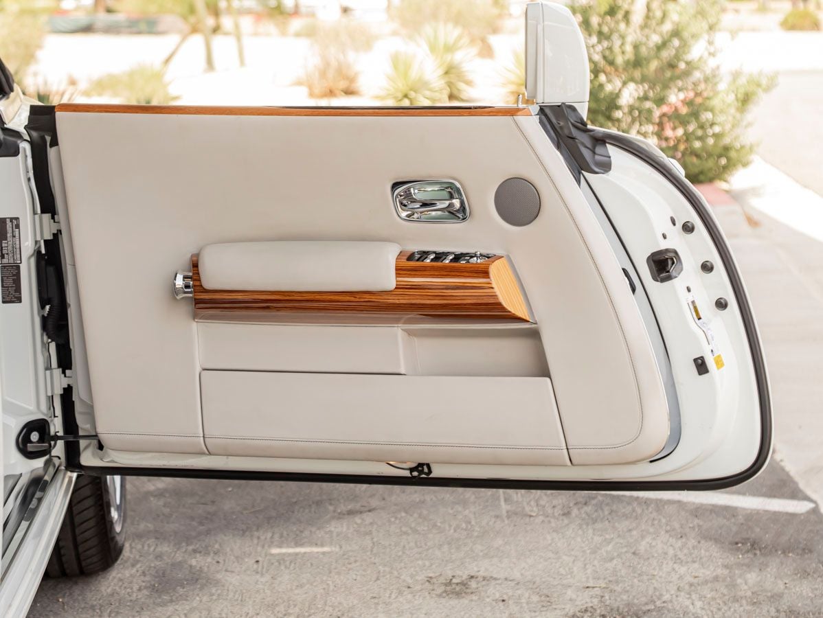 2015 Rolls-Royce Phantom Drophead Coupe 