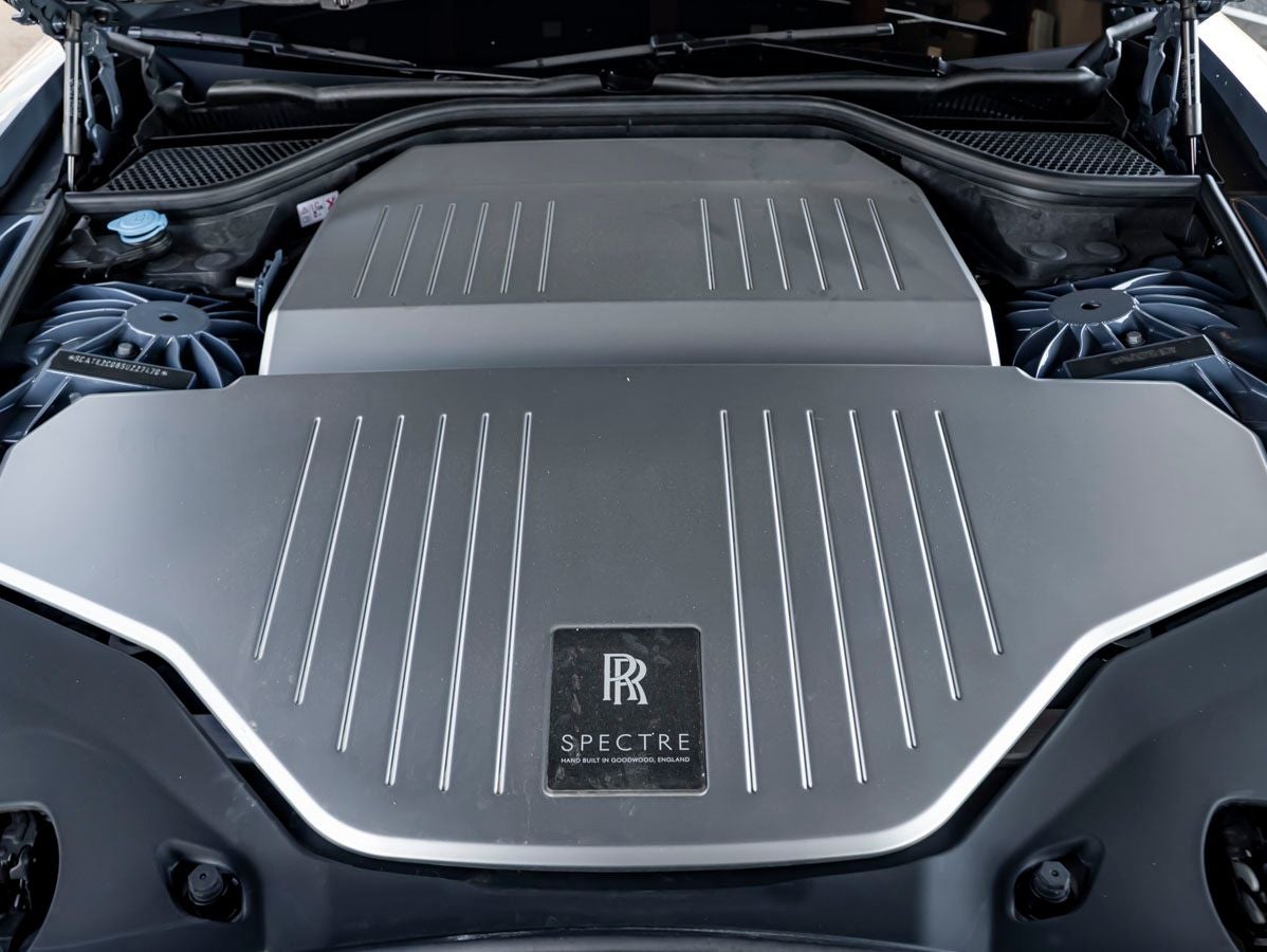 2025 Rolls-Royce Spectre 