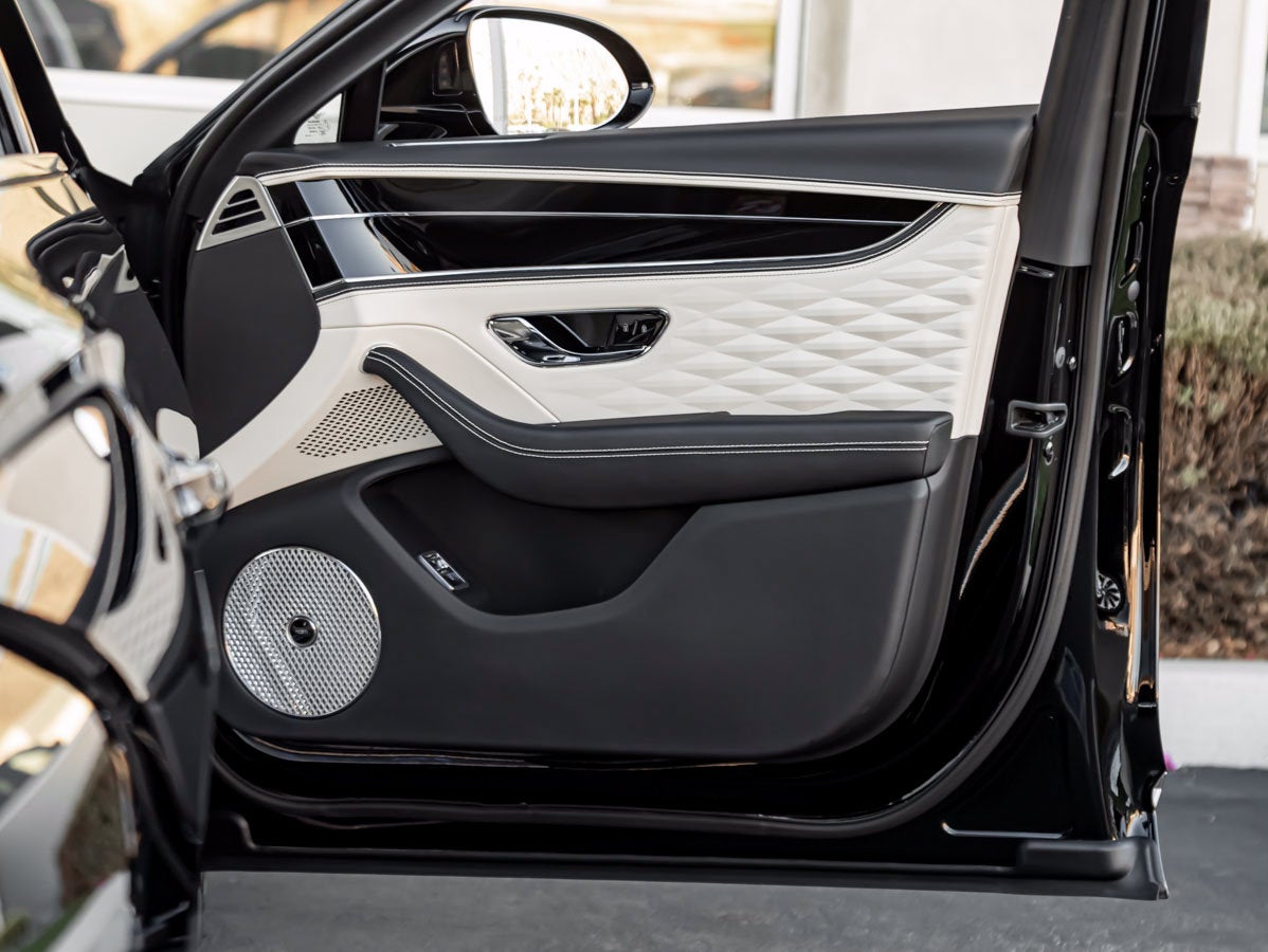 2023 Bentley Flying Spur Azure V8