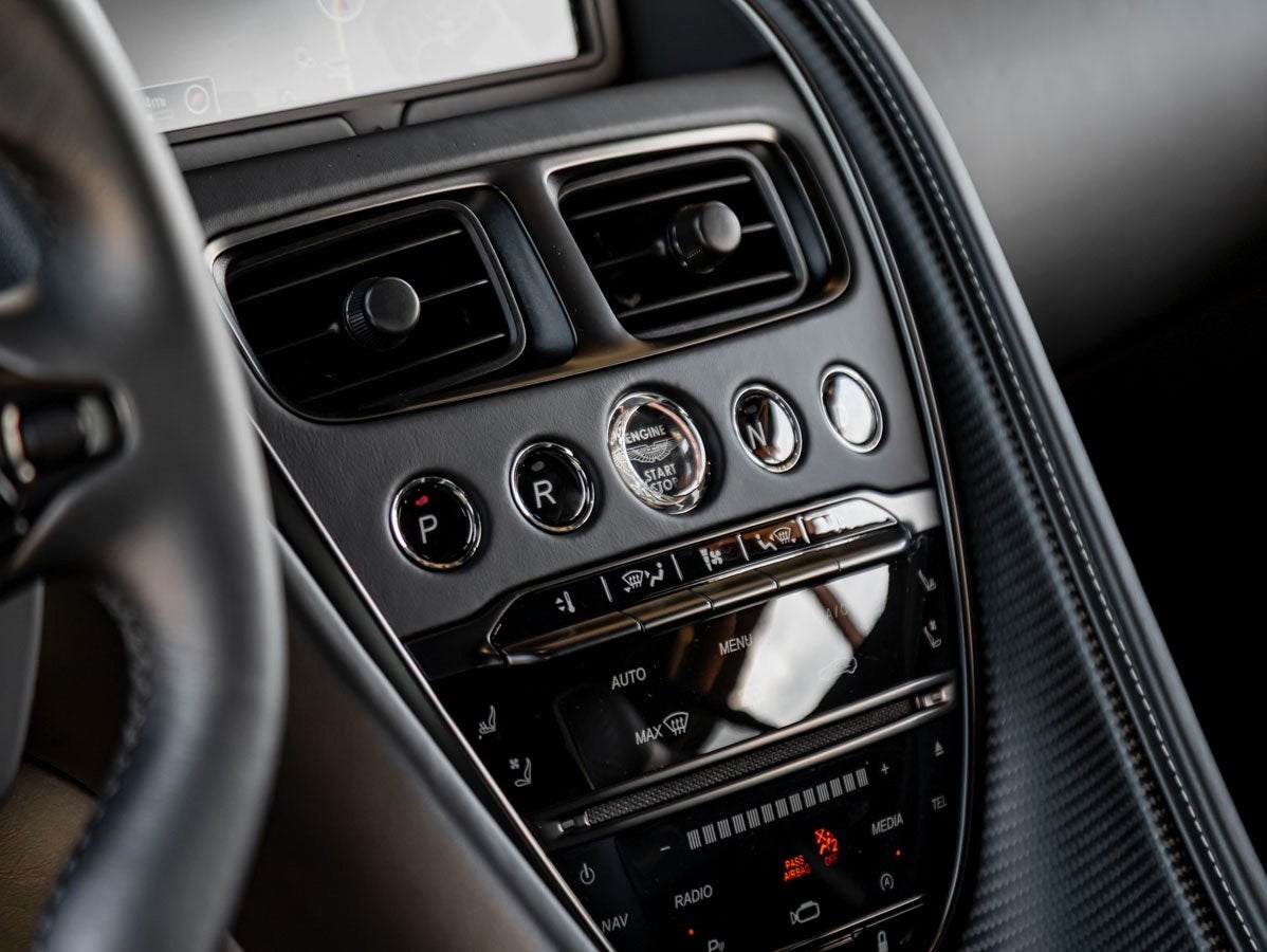 2022 Aston Martin DBS Superleggera