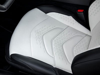 2023 Aston Martin DBS Volante