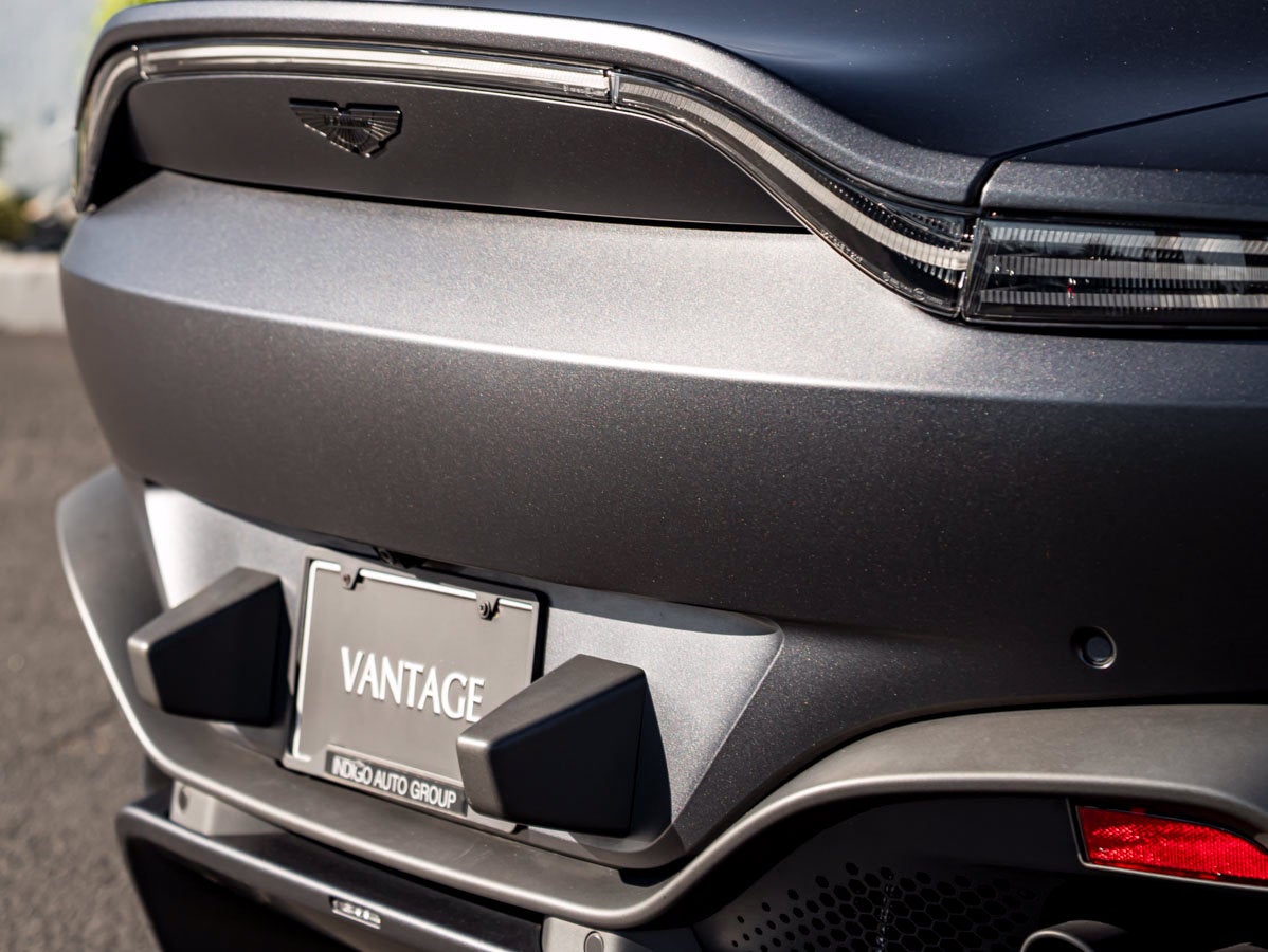 2021 Aston Martin Vantage Base