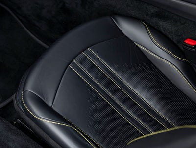 2023 Aston Martin Vantage Base