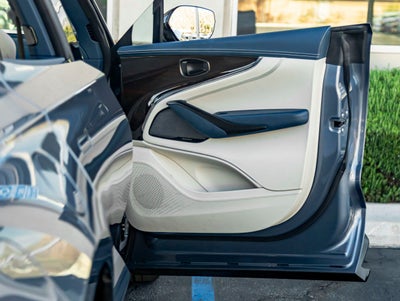 2025 Aston Martin DBX 707