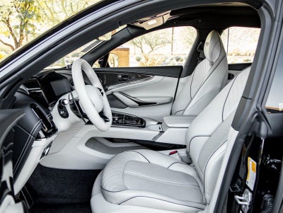 2025 Aston Martin DBX 707