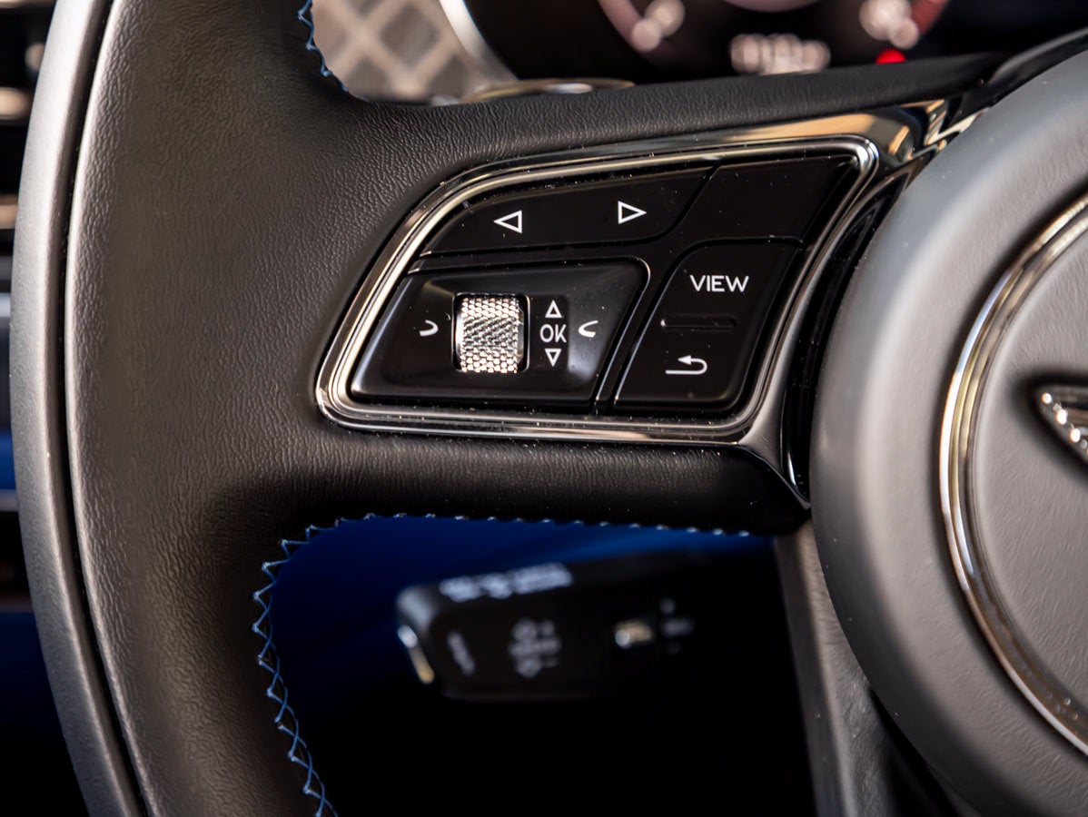 2025 Bentley Bentayga V8 S Black Edition