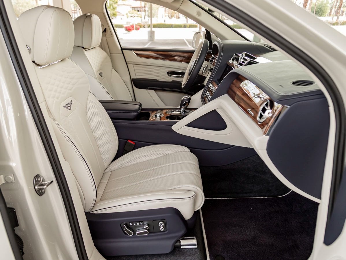 2023 Bentley Bentayga EWB Azure V8 Base