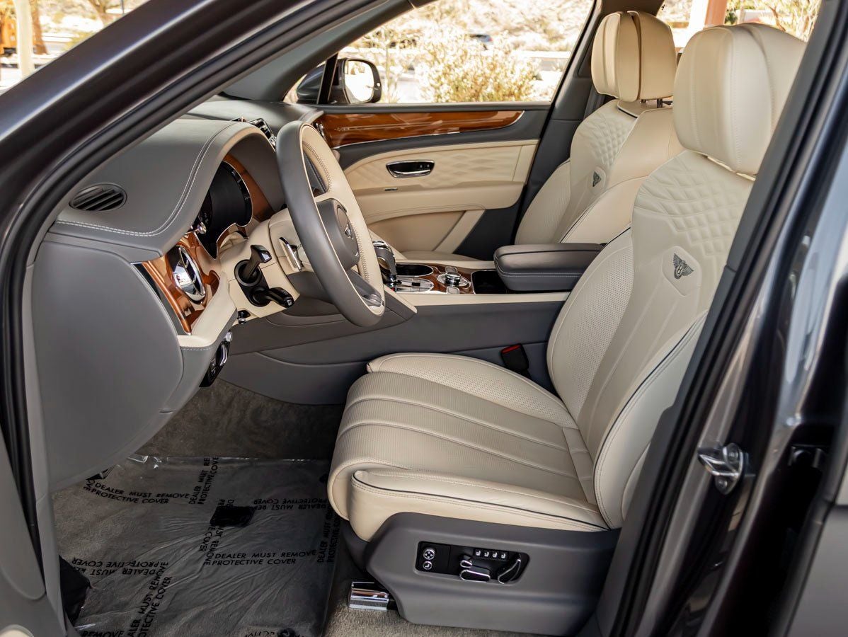 2023 Bentley Bentayga EWB Azure V8