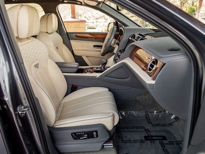 2023 Bentley Bentayga EWB Azure V8
