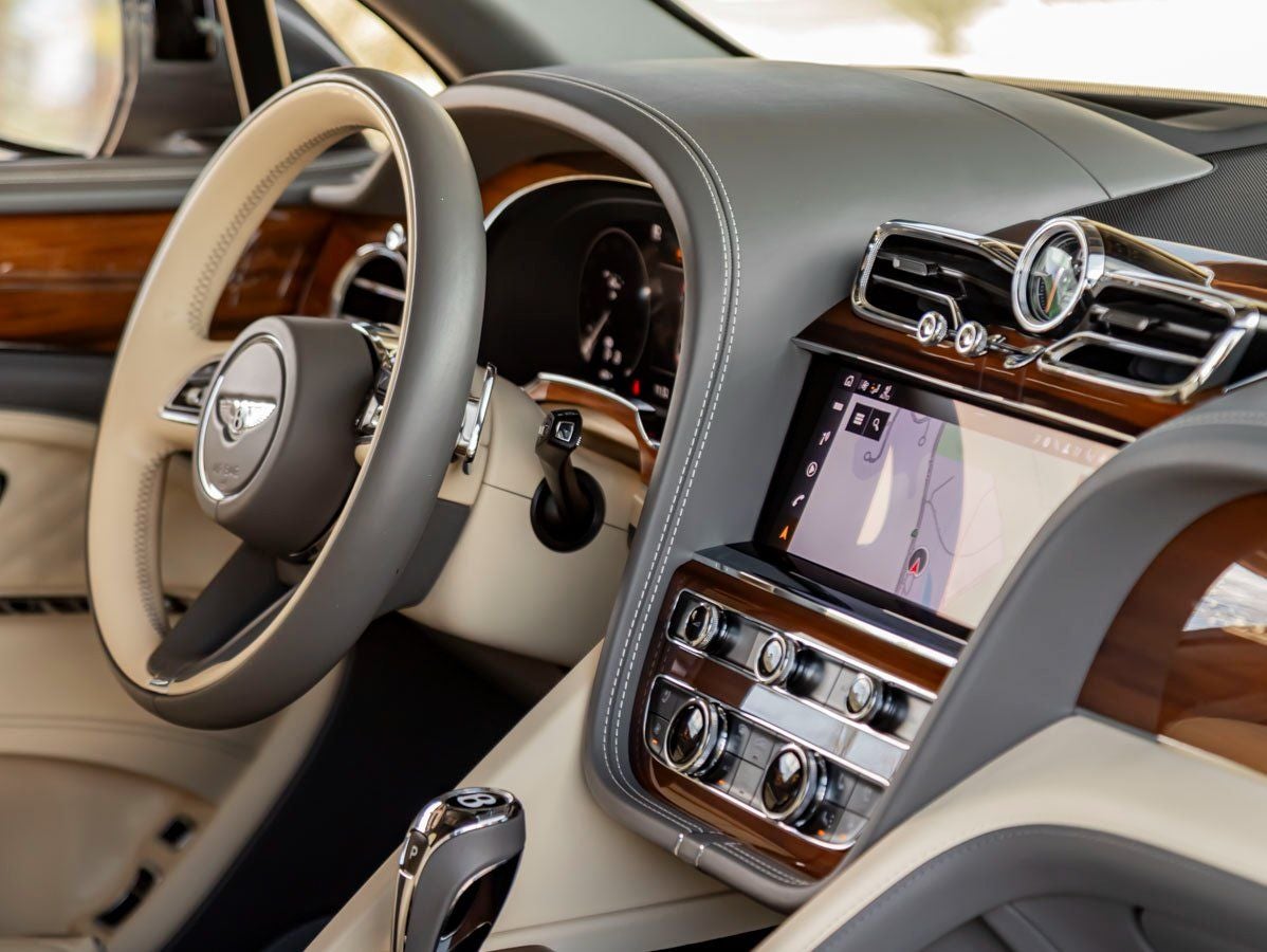 2023 Bentley Bentayga EWB Azure V8