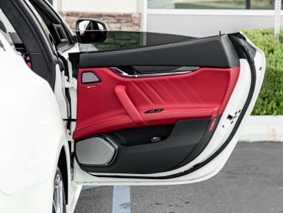 2023 Maserati Quattroporte Modena