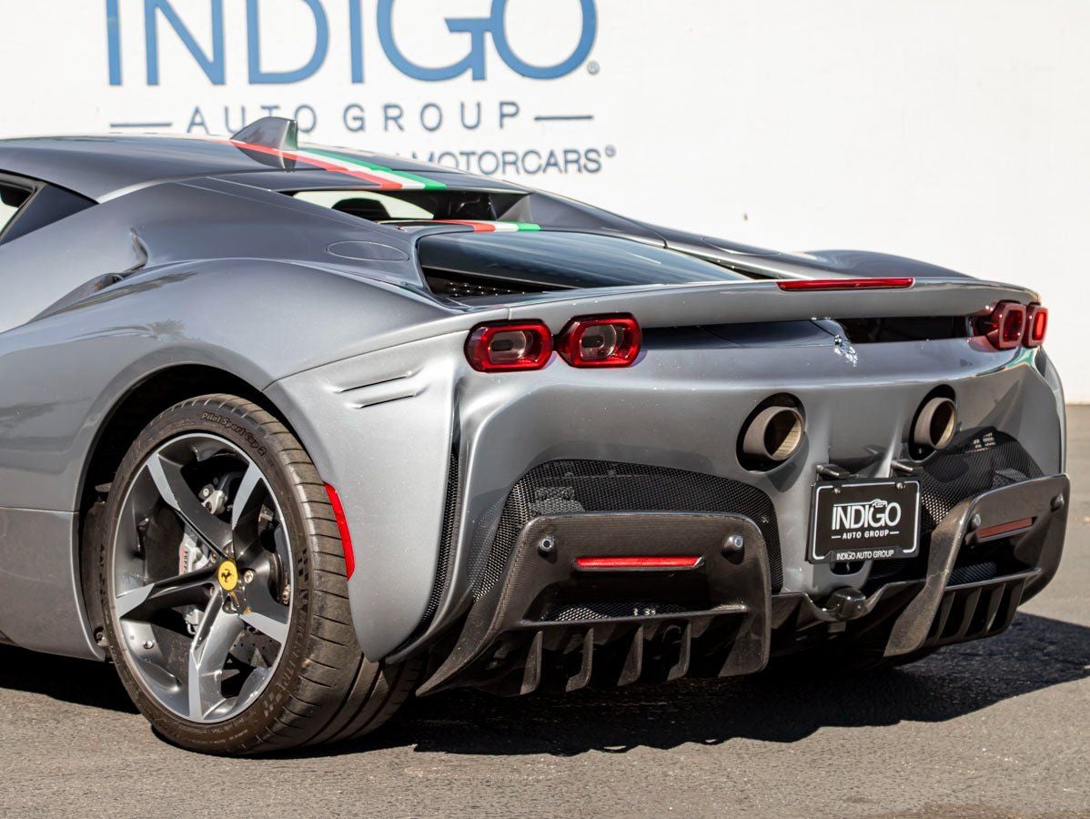 2023 Ferrari SF90 Stradale Base