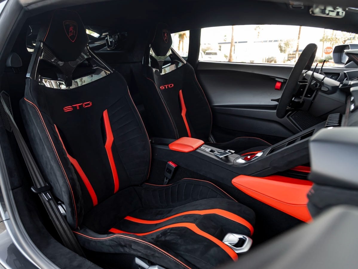 2022 Lamborghini Huracan STO Base