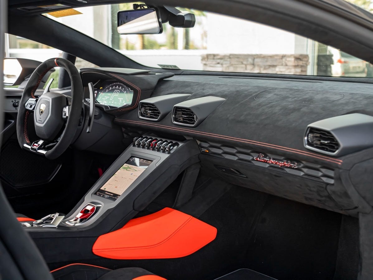 2022 Lamborghini Huracan STO Base