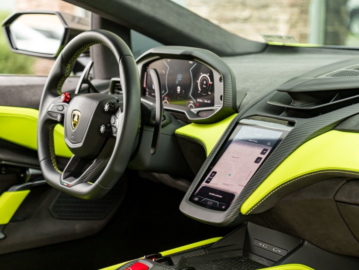 2025 Lamborghini Revuelto Base