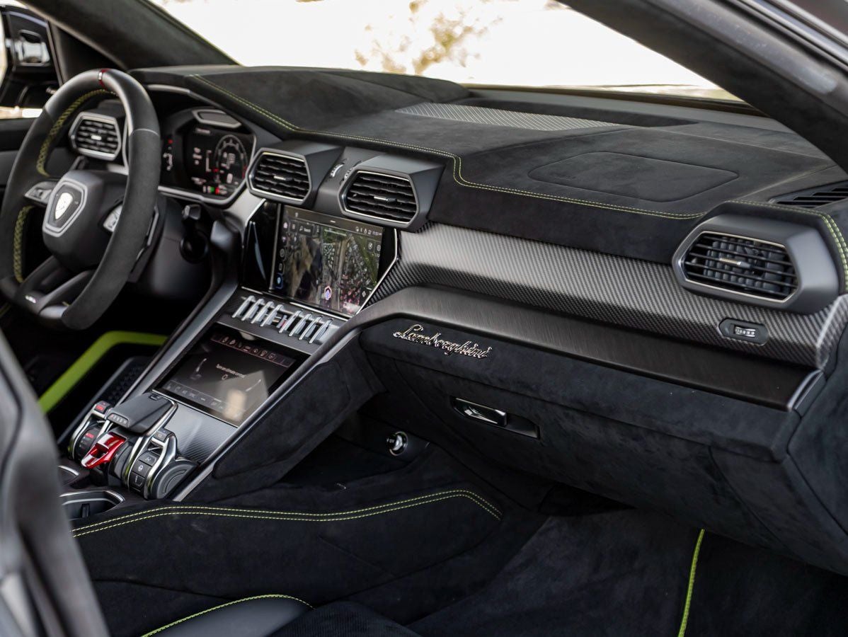 2023 Lamborghini Urus Performante