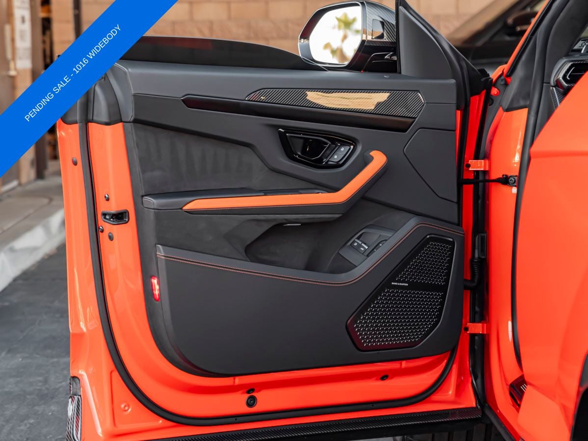 2025 Lamborghini Urus SE - Photo 13