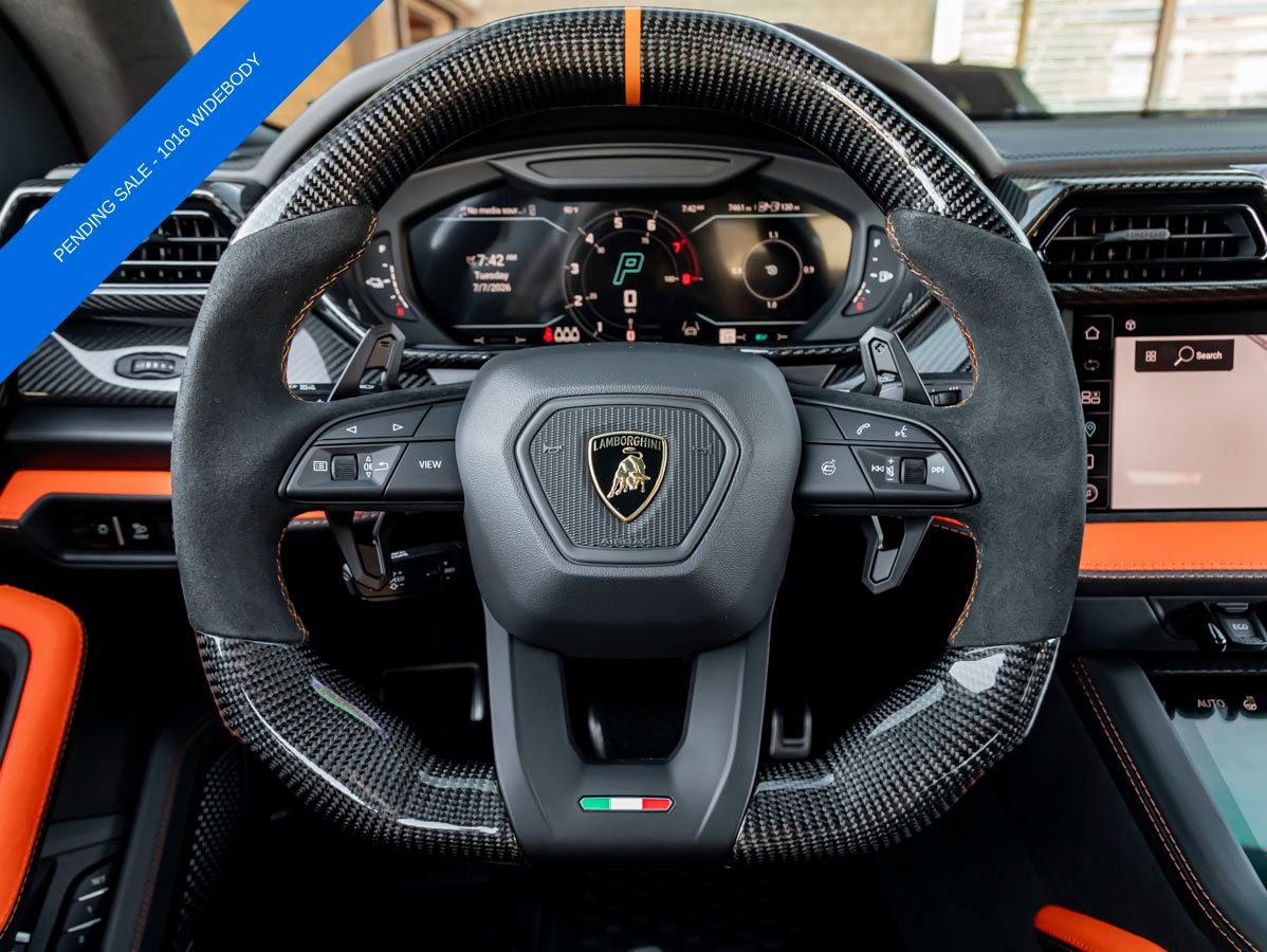 2025 Lamborghini Urus SE - Photo 18
