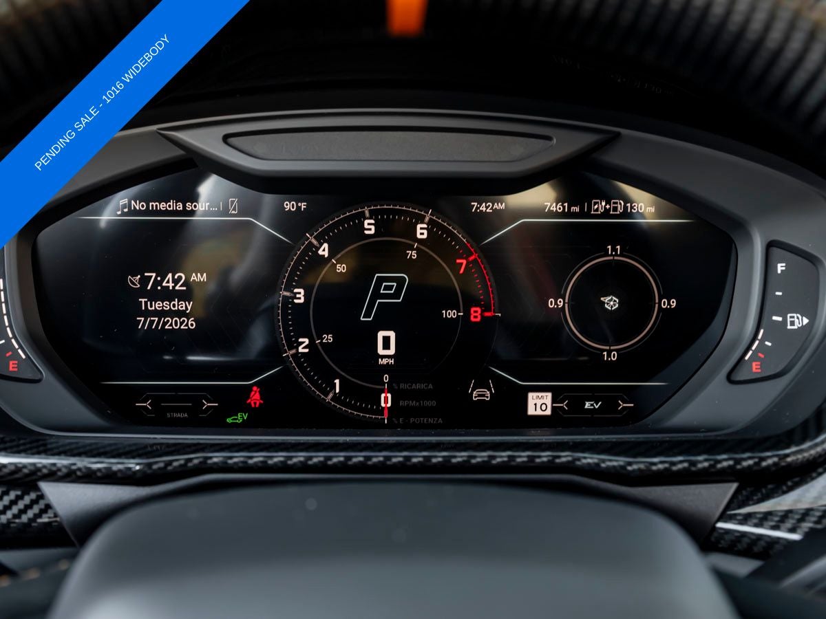 2025 Lamborghini Urus SE - Photo 19