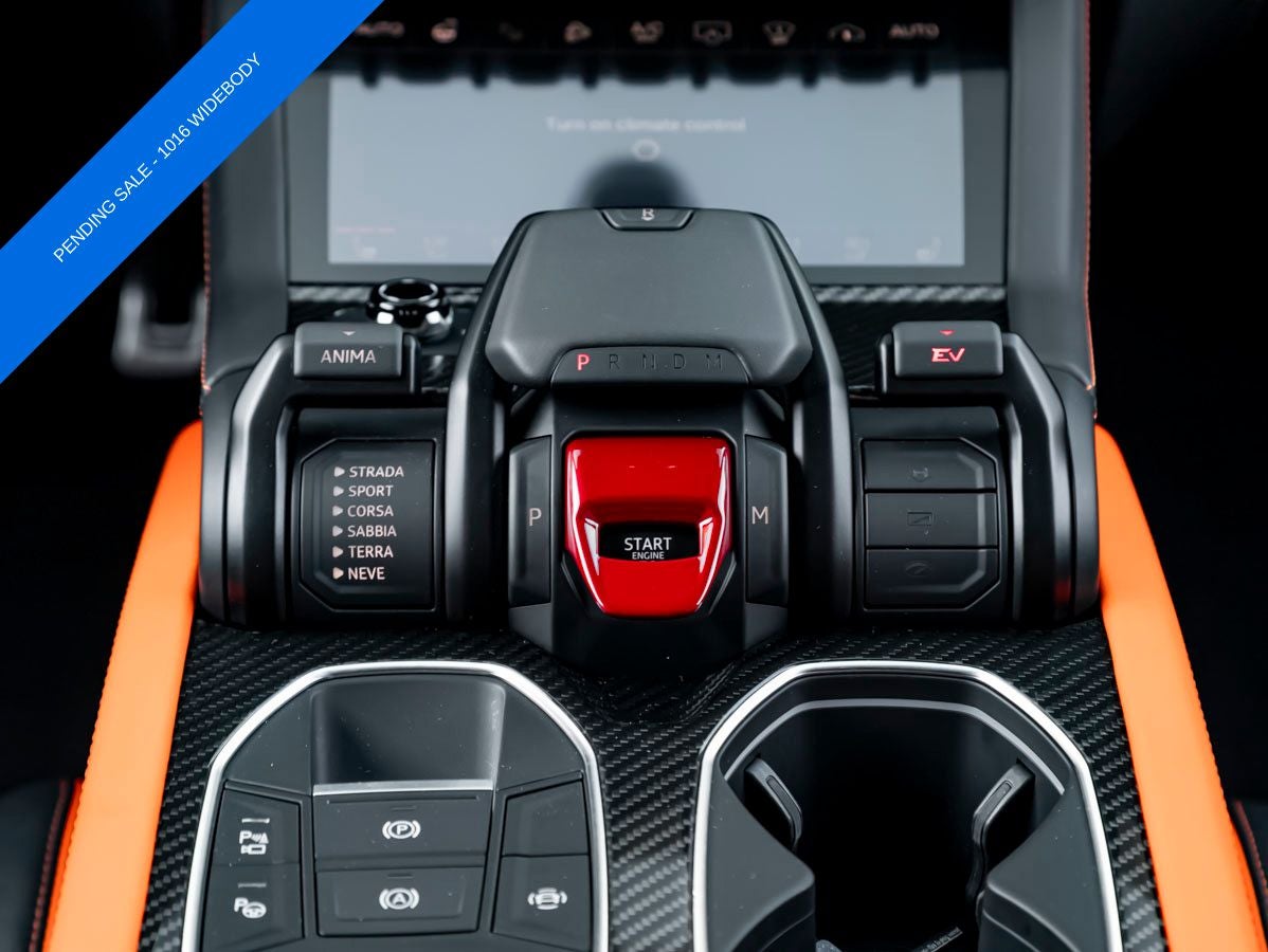2025 Lamborghini Urus SE - Photo 21