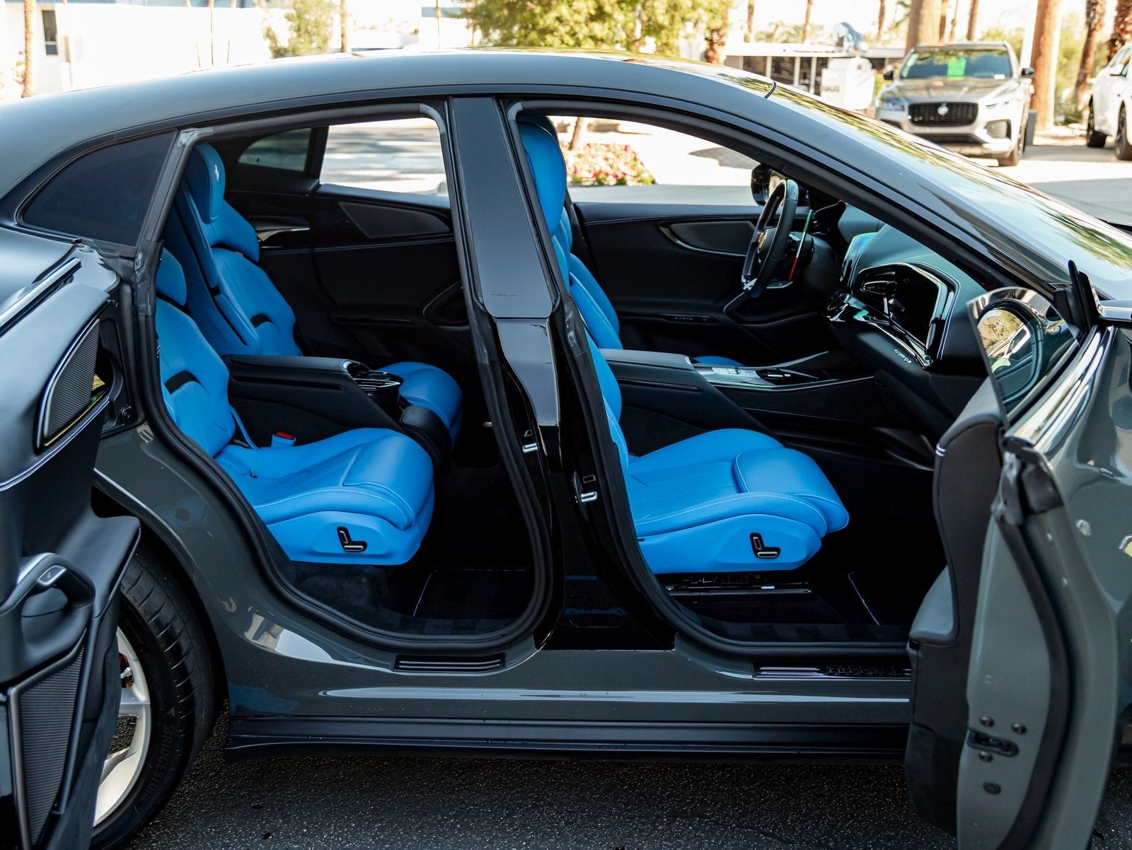 2025 Ferrari Purosangue Base