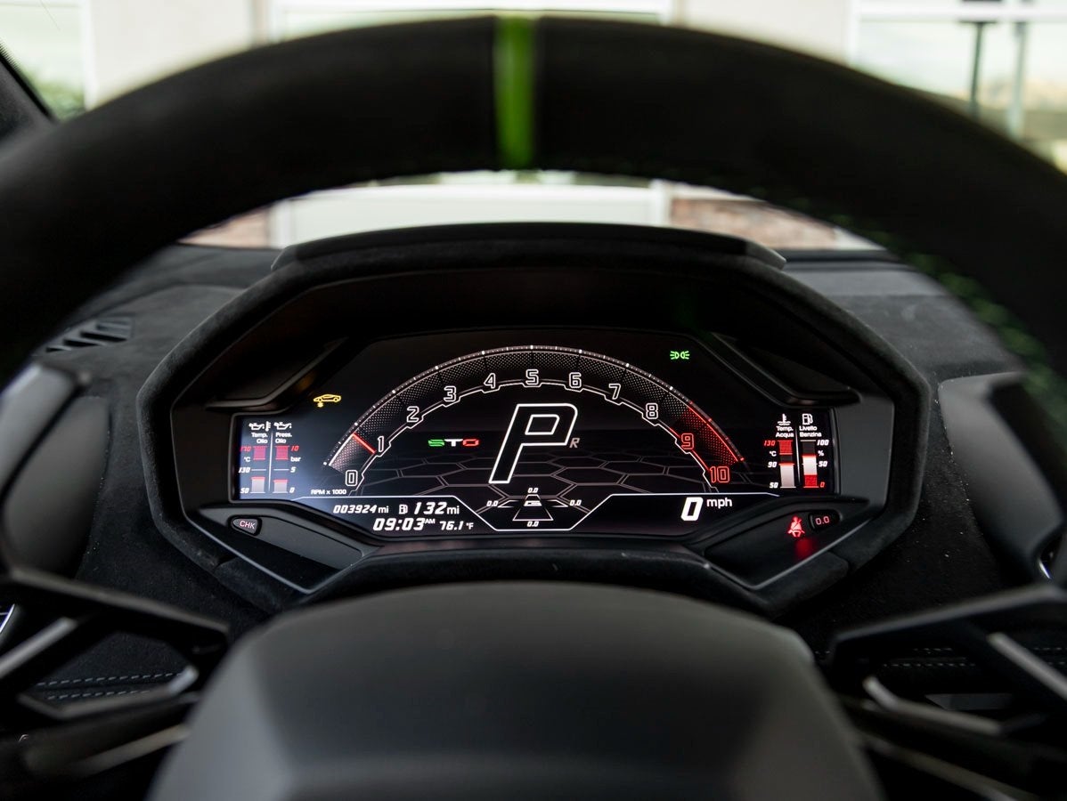 2024 Lamborghini Huracan STO Base