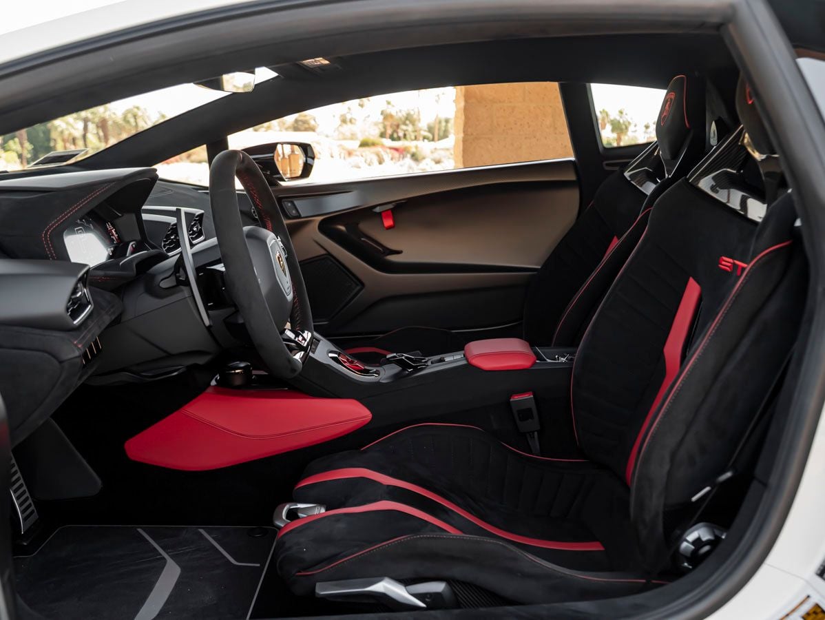 2024 Lamborghini Huracan STO Base