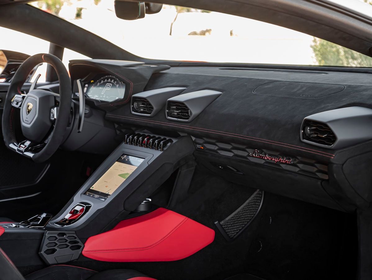 2024 Lamborghini Huracan STO Base