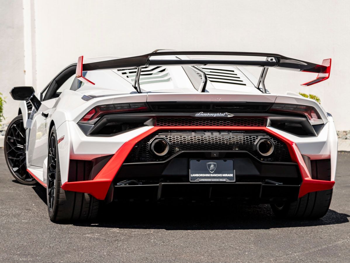 2024 Lamborghini Huracan STO Base