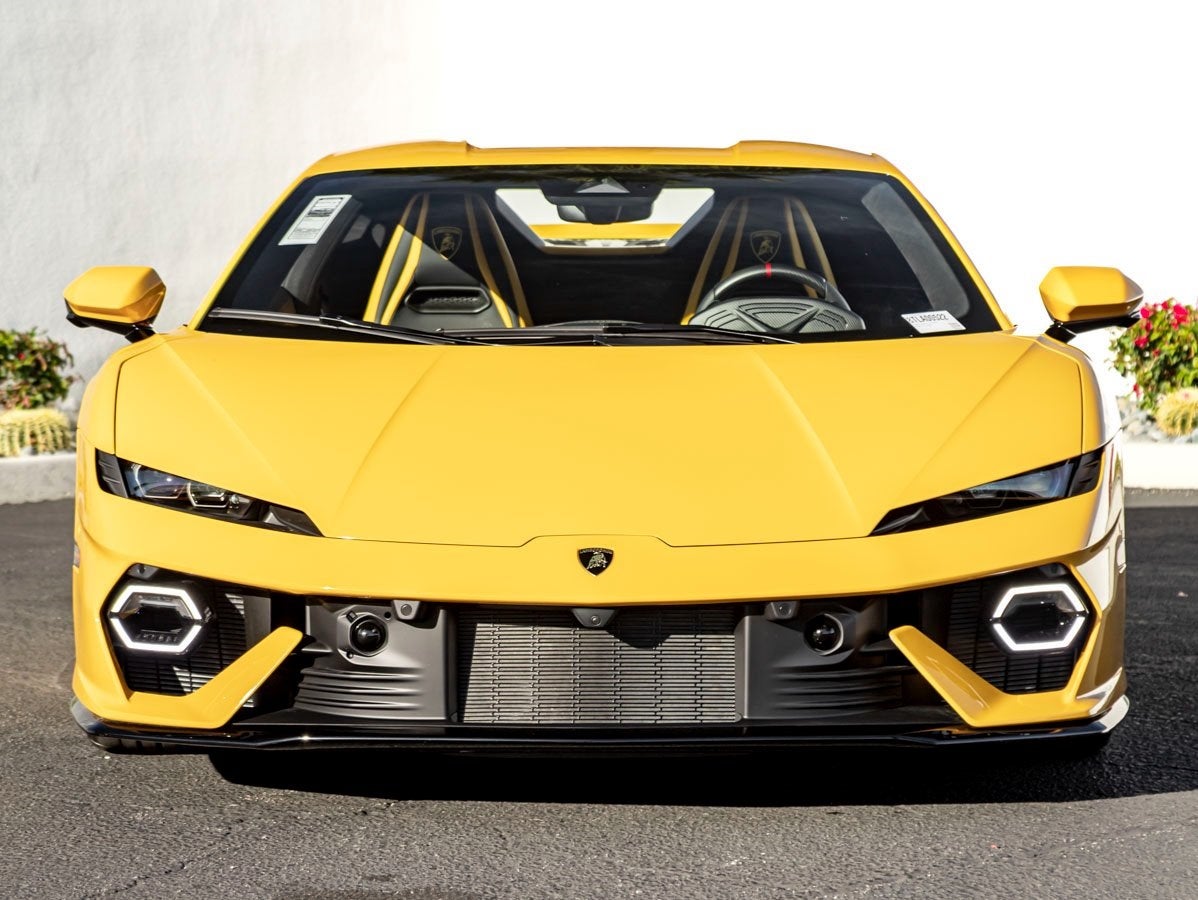 2026 Lamborghini Temarario Base