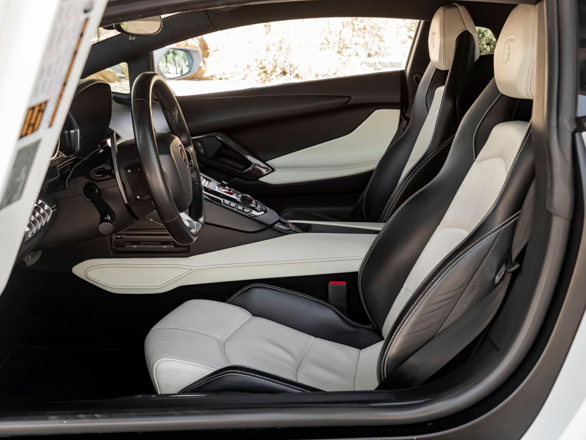 2014 Lamborghini Aventador Base