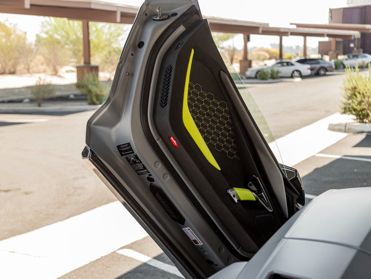 2025 Lamborghini Revuelto Base