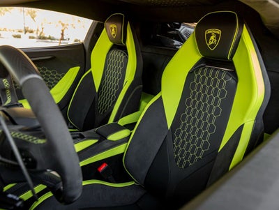 2025 Lamborghini Revuelto Base