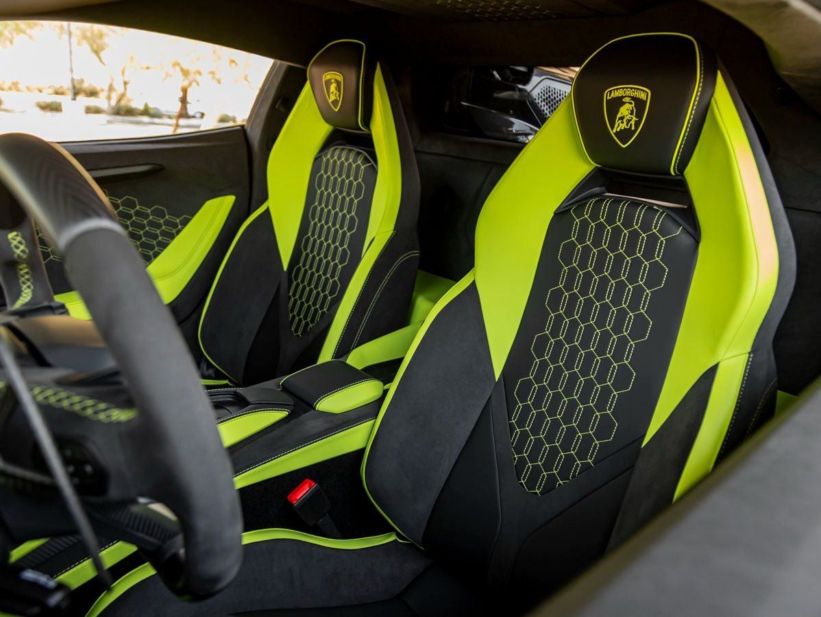 2025 Lamborghini Revuelto Base