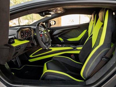 2025 Lamborghini Revuelto Base