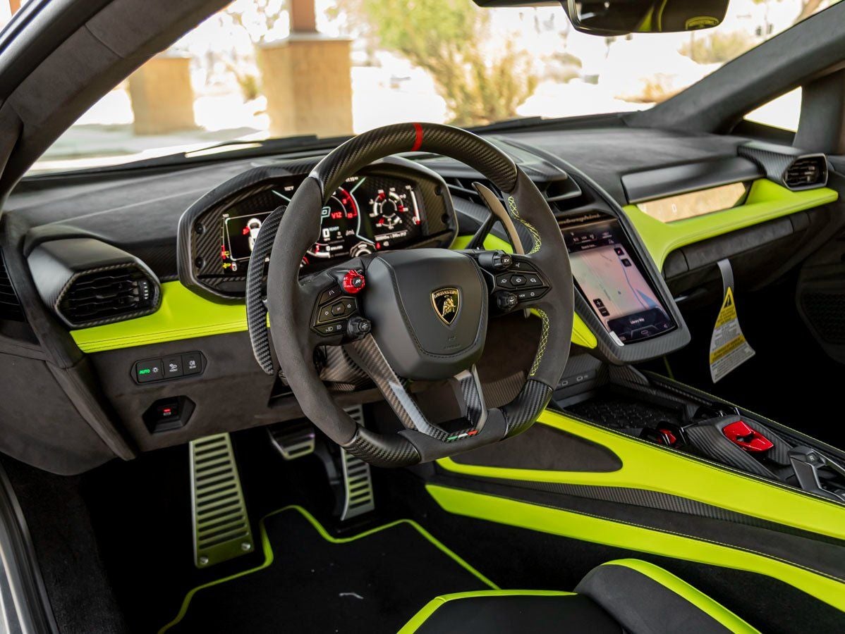 2025 Lamborghini Revuelto Base