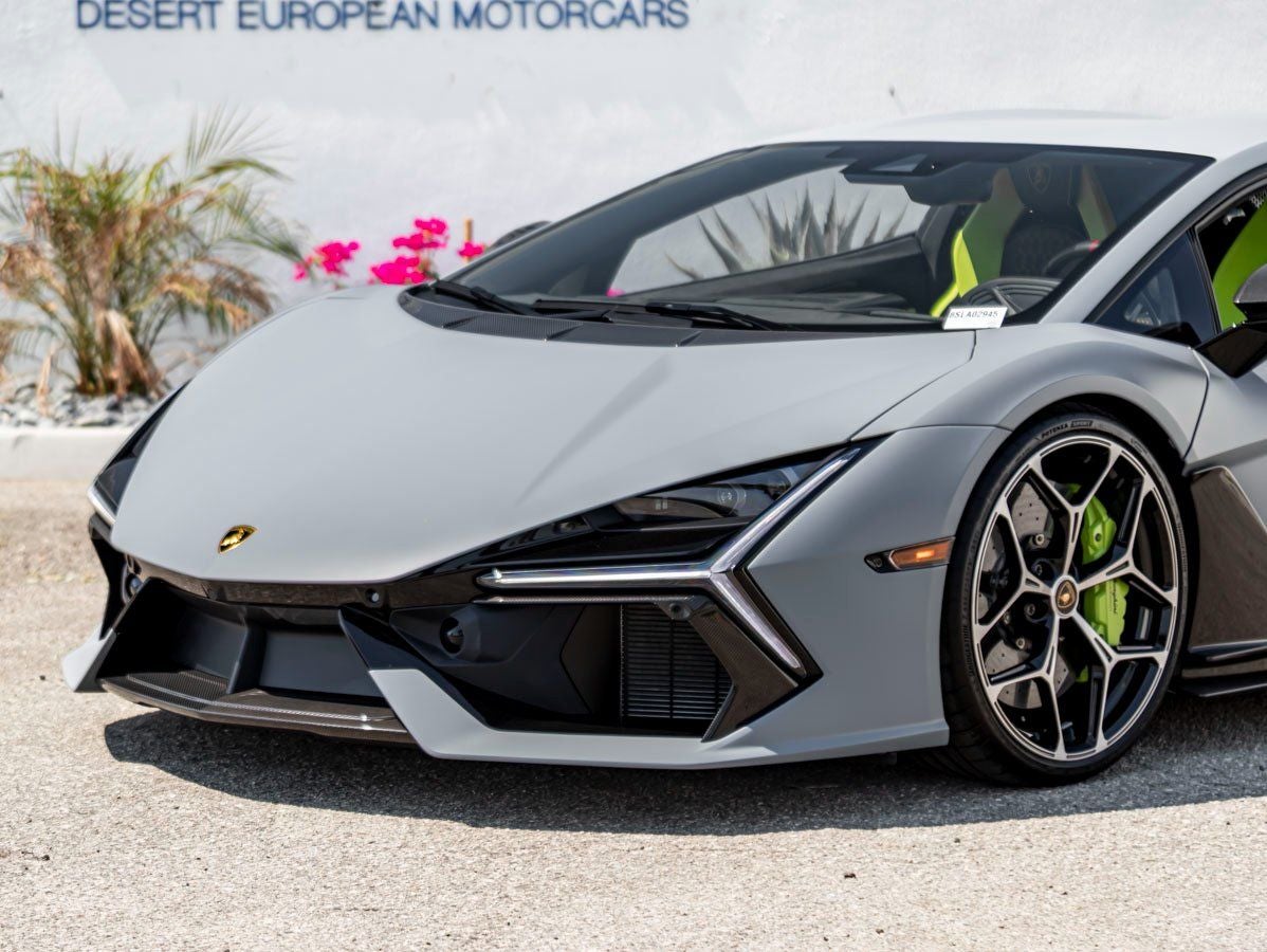 2025 Lamborghini Revuelto Base