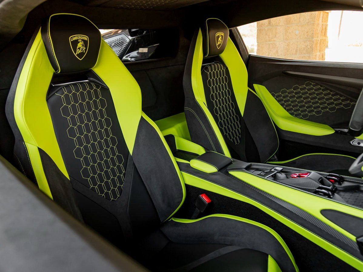 2025 Lamborghini Revuelto Base