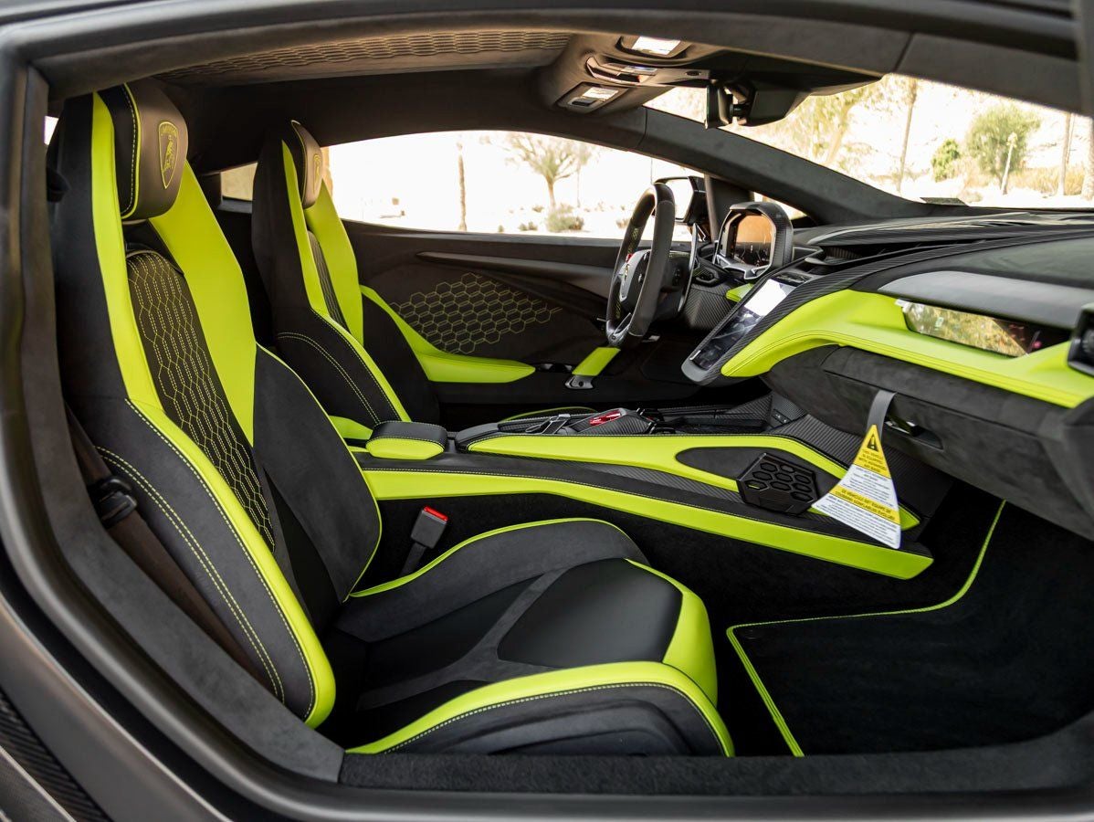 2025 Lamborghini Revuelto Base