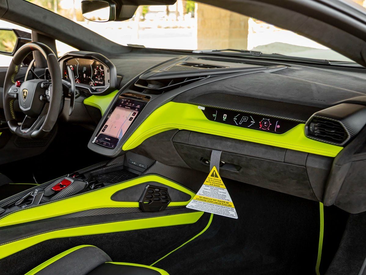 2025 Lamborghini Revuelto Base