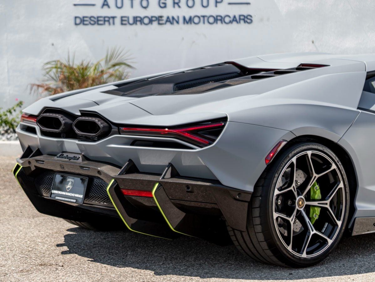 2025 Lamborghini Revuelto Base