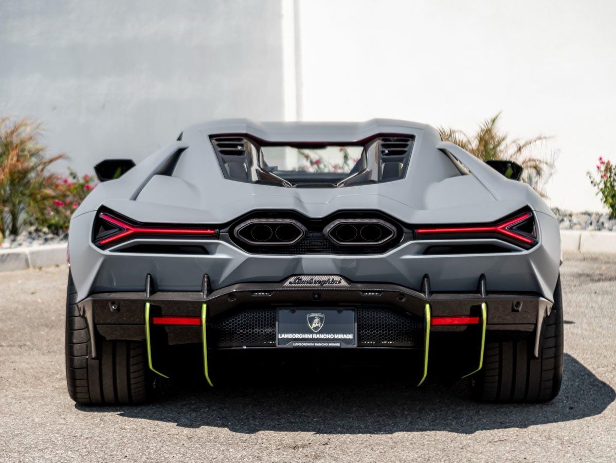 2025 Lamborghini Revuelto Base
