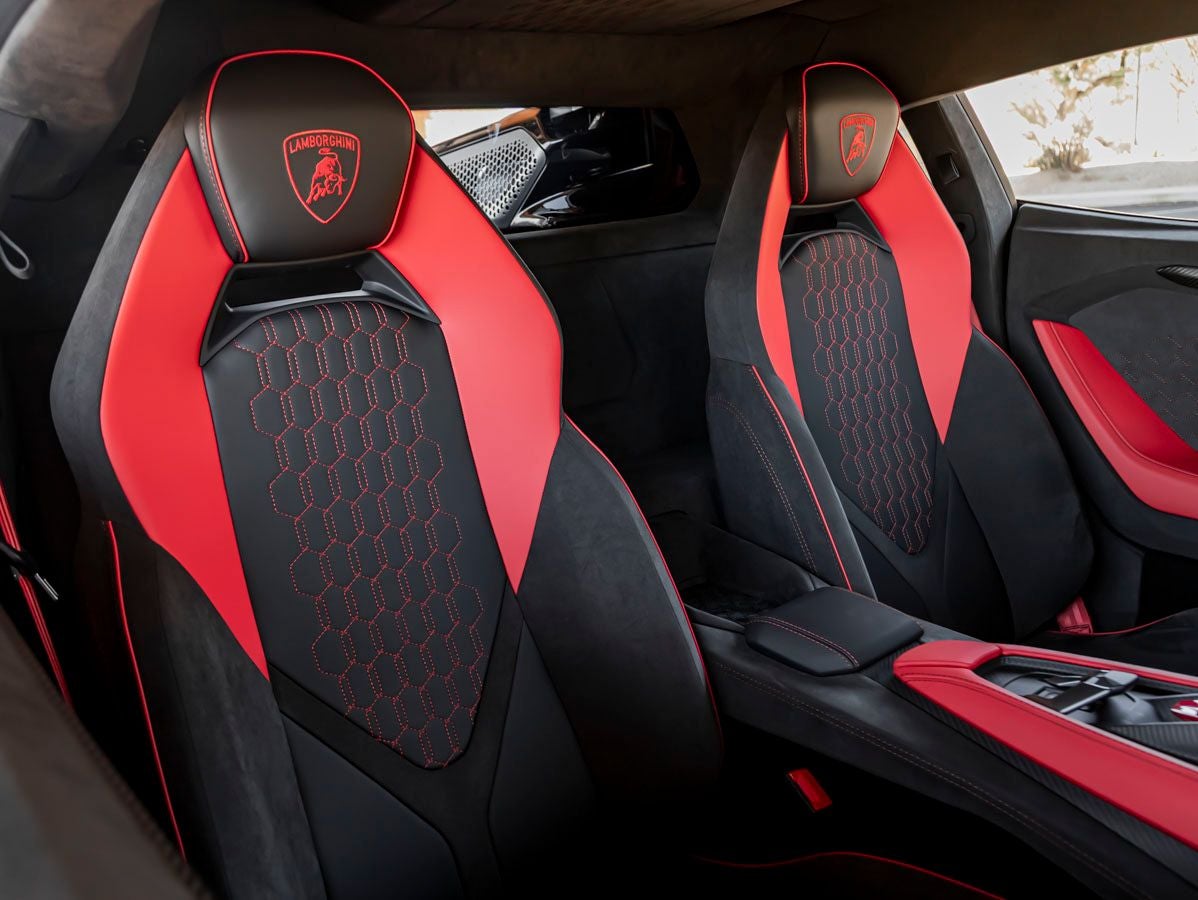 2026 Lamborghini Revuelto Base