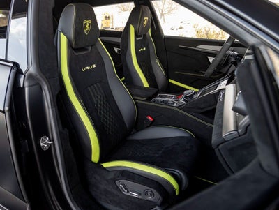 2023 Lamborghini Urus Performante