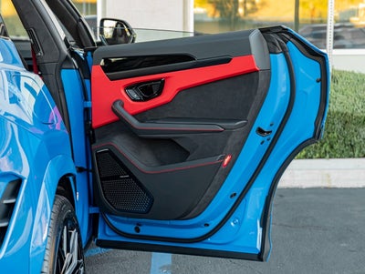 2025 Lamborghini Urus SE