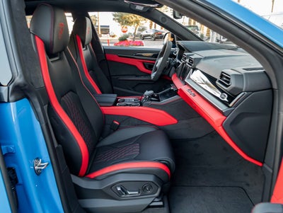 2025 Lamborghini Urus SE