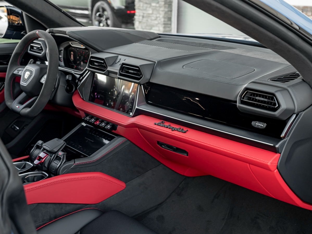 2025 Lamborghini Urus SE