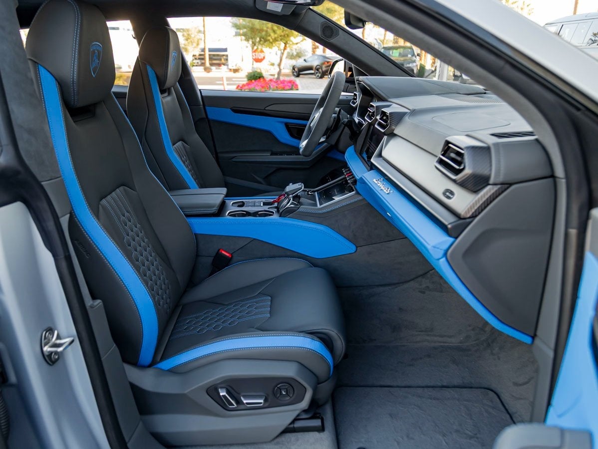 2025 Lamborghini Urus SE