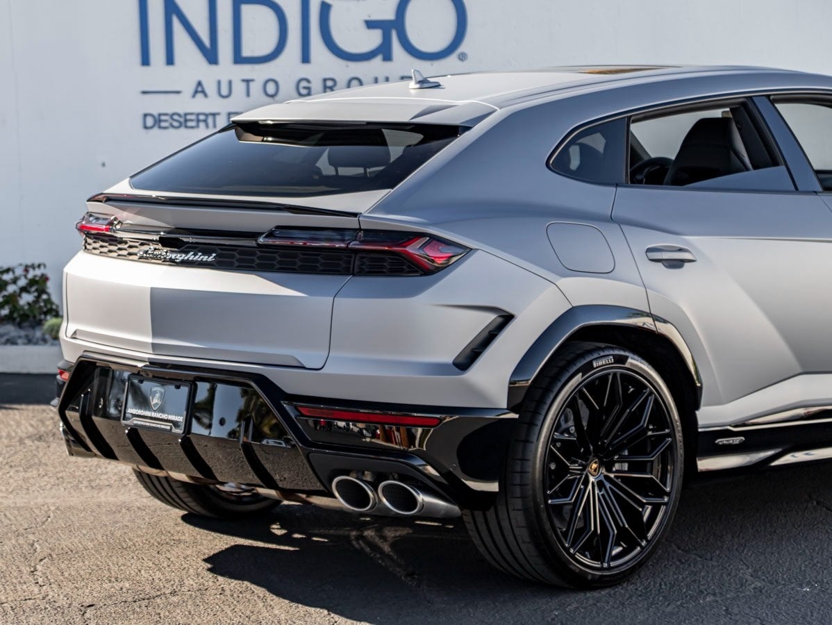 2025 Lamborghini Urus SE